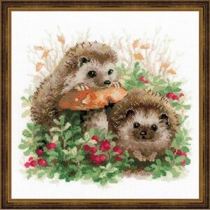 Vintage Hedgehogs in Lingonberries R1469 Counted Cross Stitch Kit
